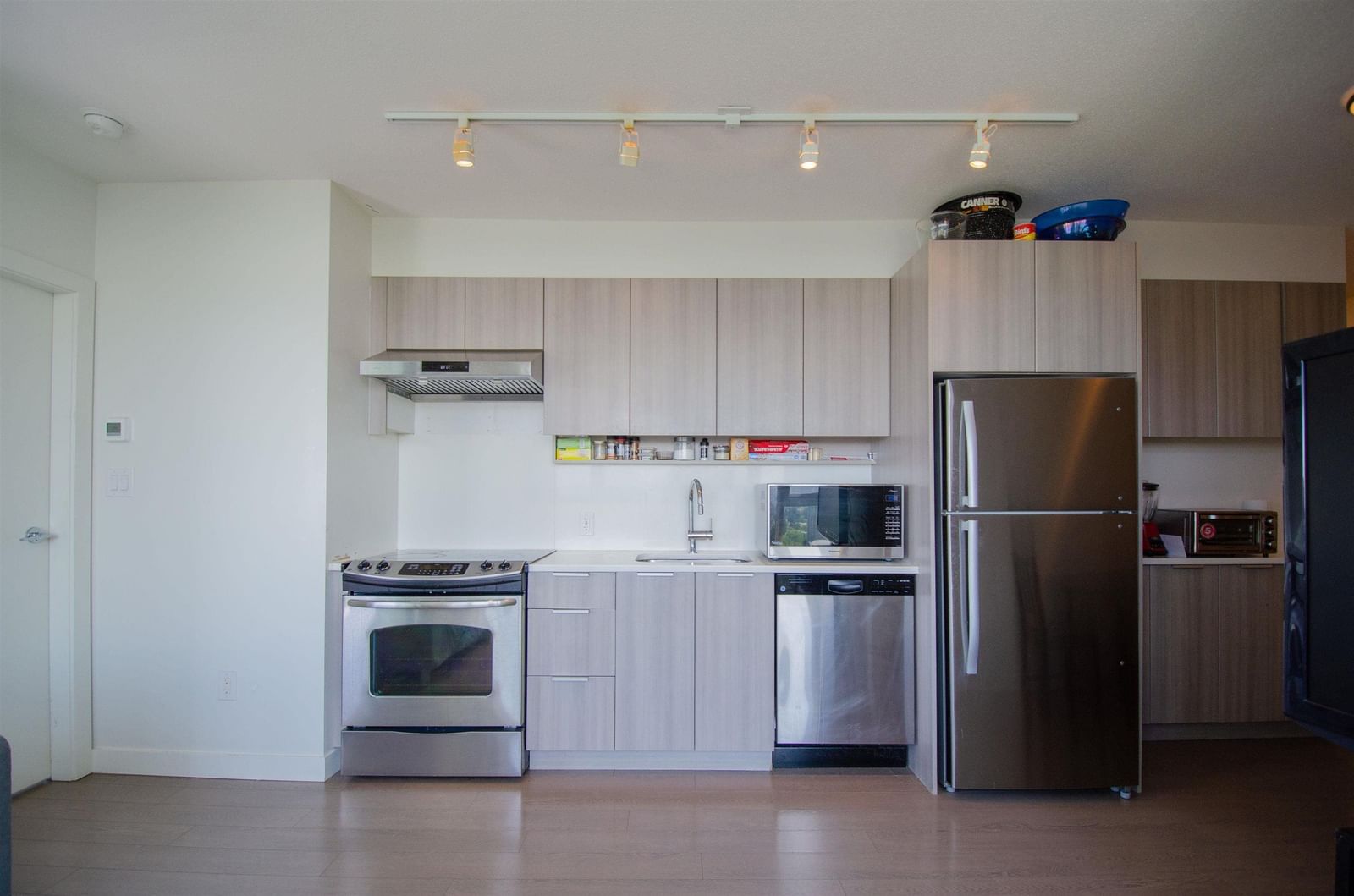 Listing Image 18
