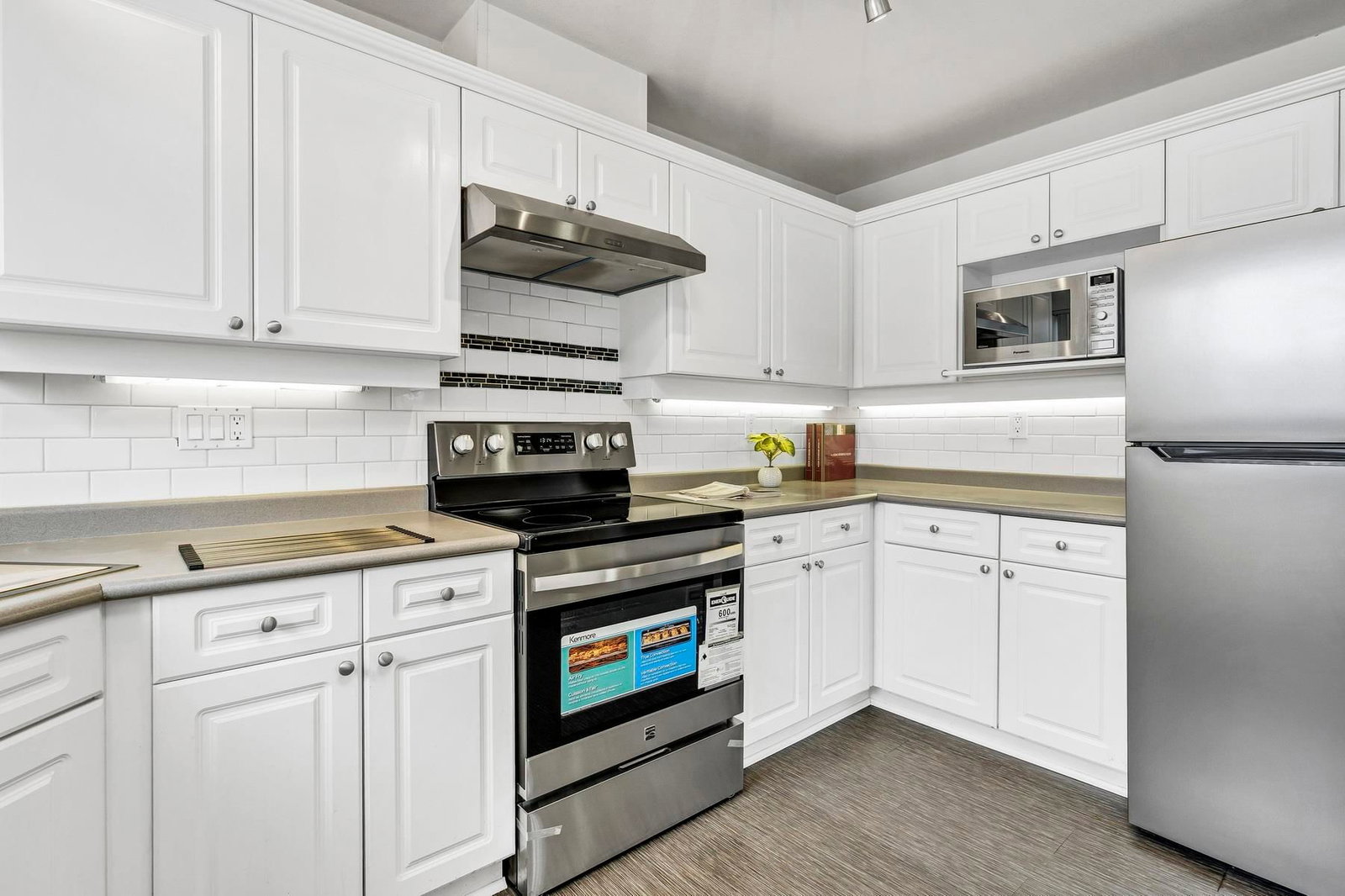 Listing Image 15