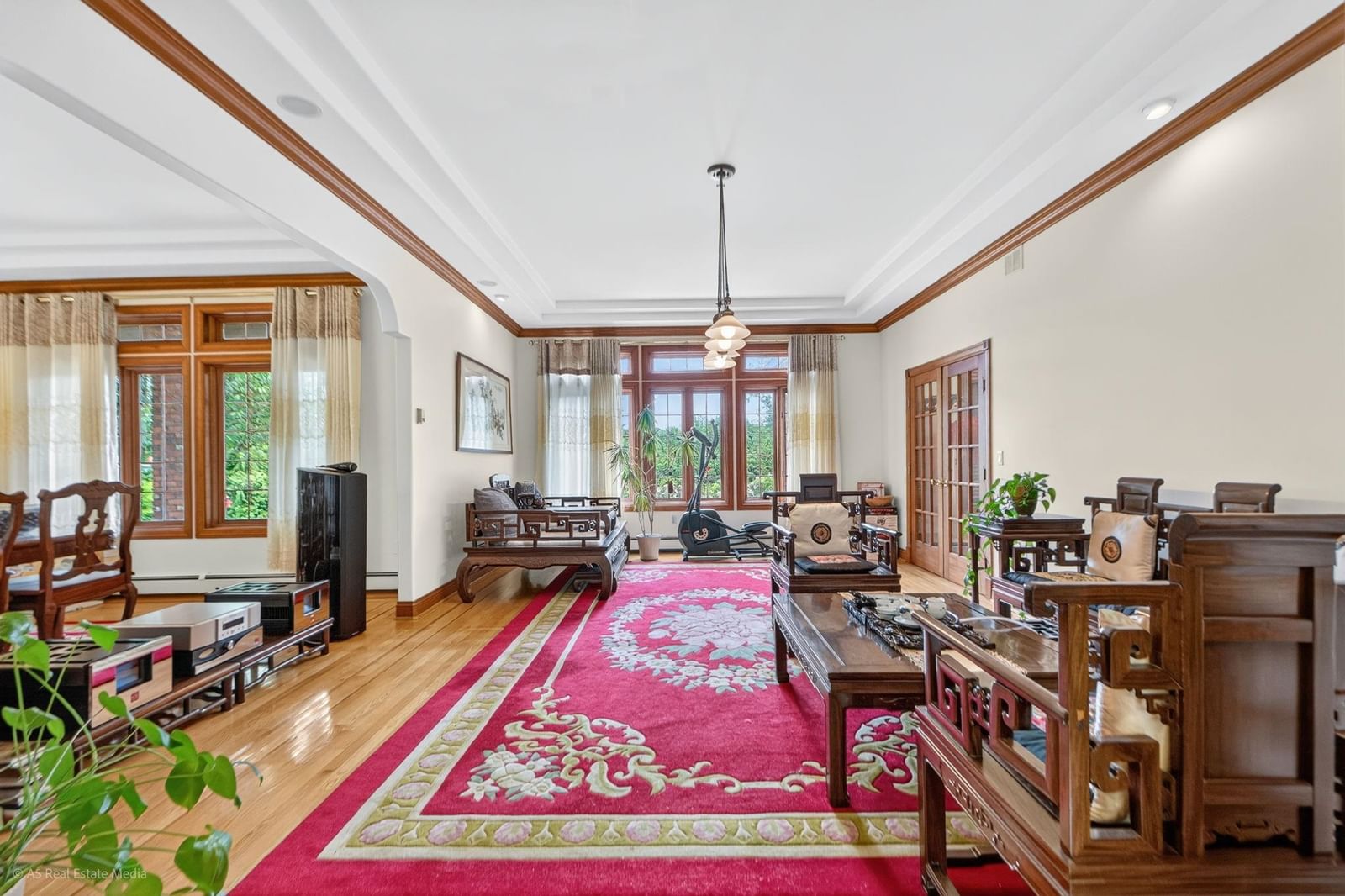 Listing Image 9