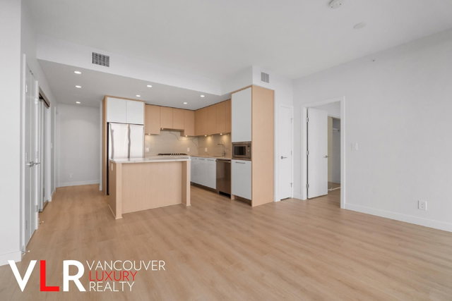 3807 - 567 Clarke Road