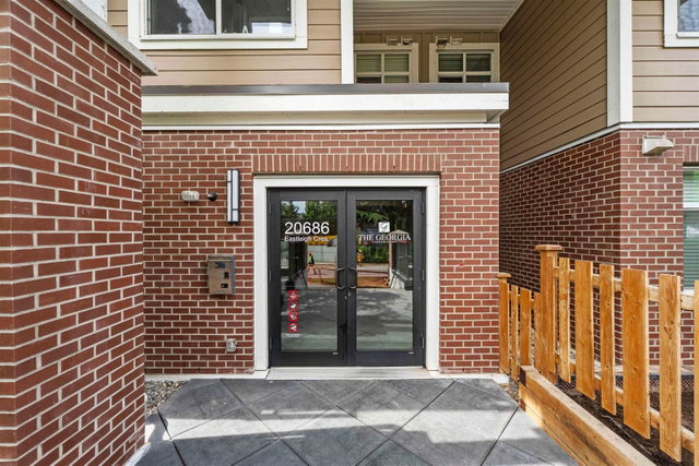 305 - 20686 Eastleigh Crescent