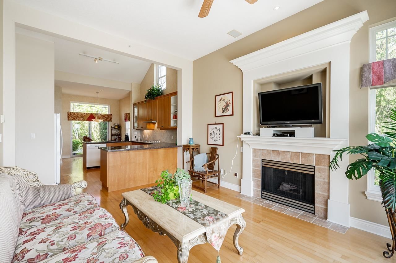 Listing Image 9