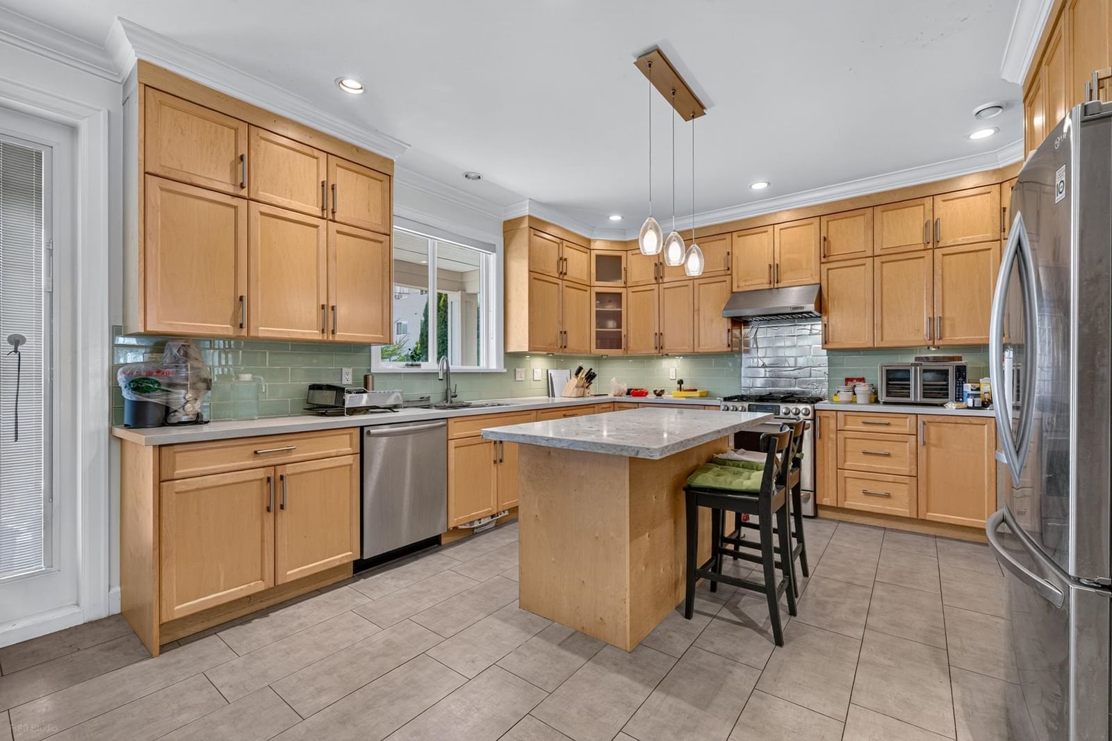 Listing Image 19