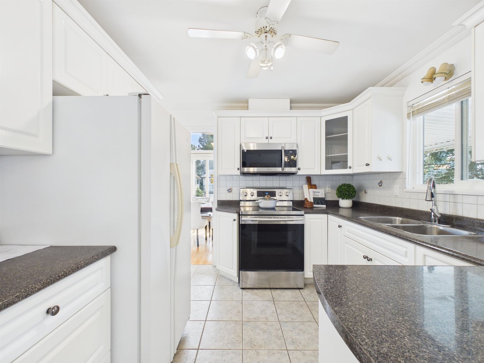 Listing Image 15