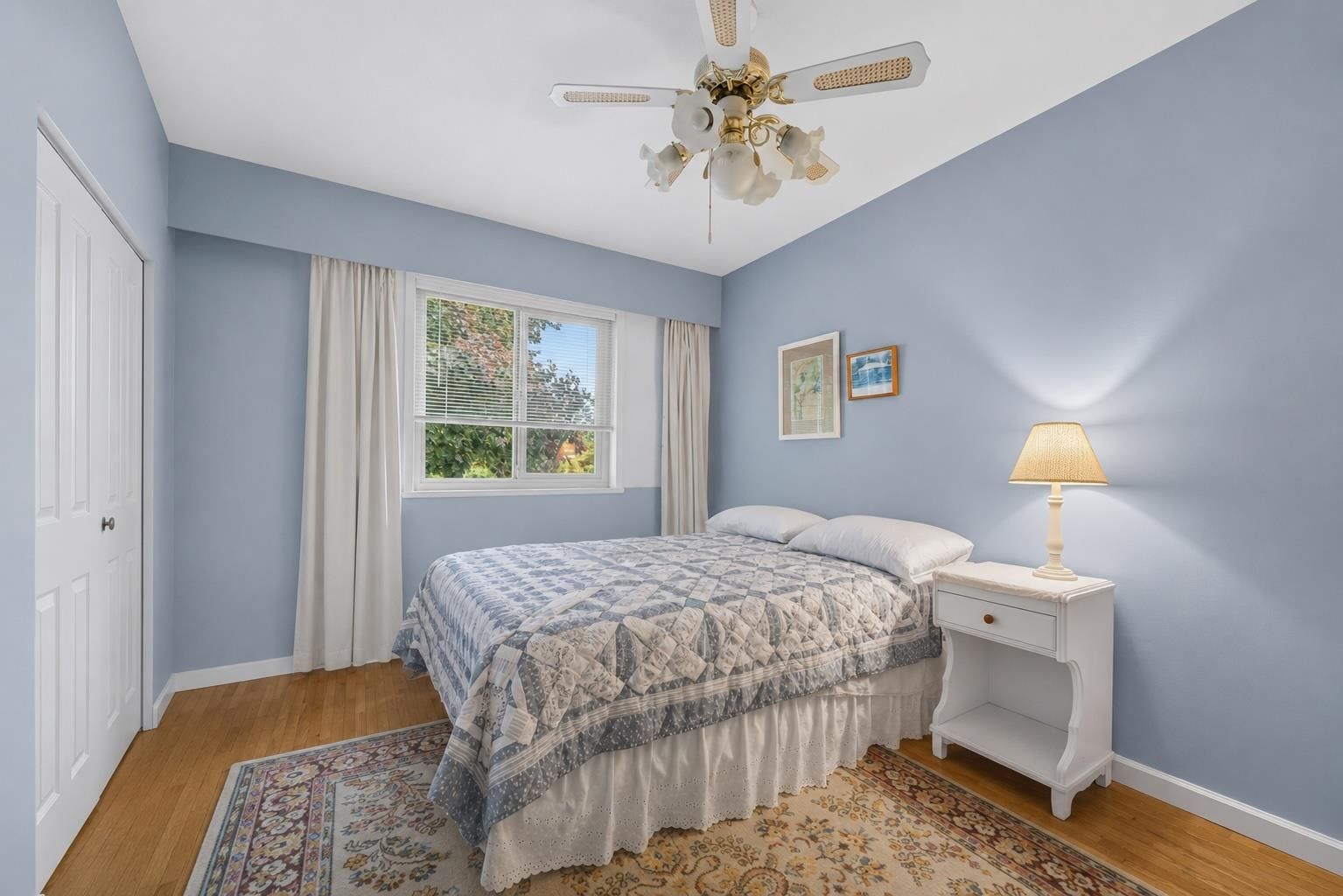 Listing Image 11