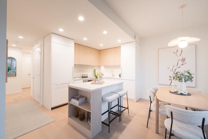 205 - 585 Kemsley Avenue
