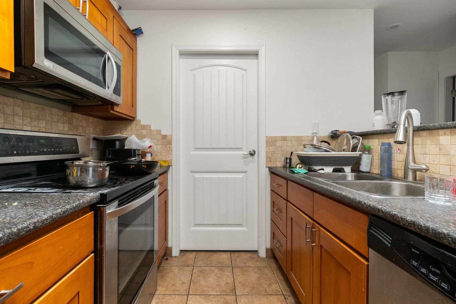 Listing Image 14