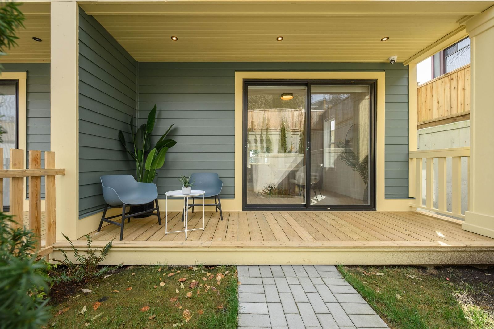 Listing Image 11