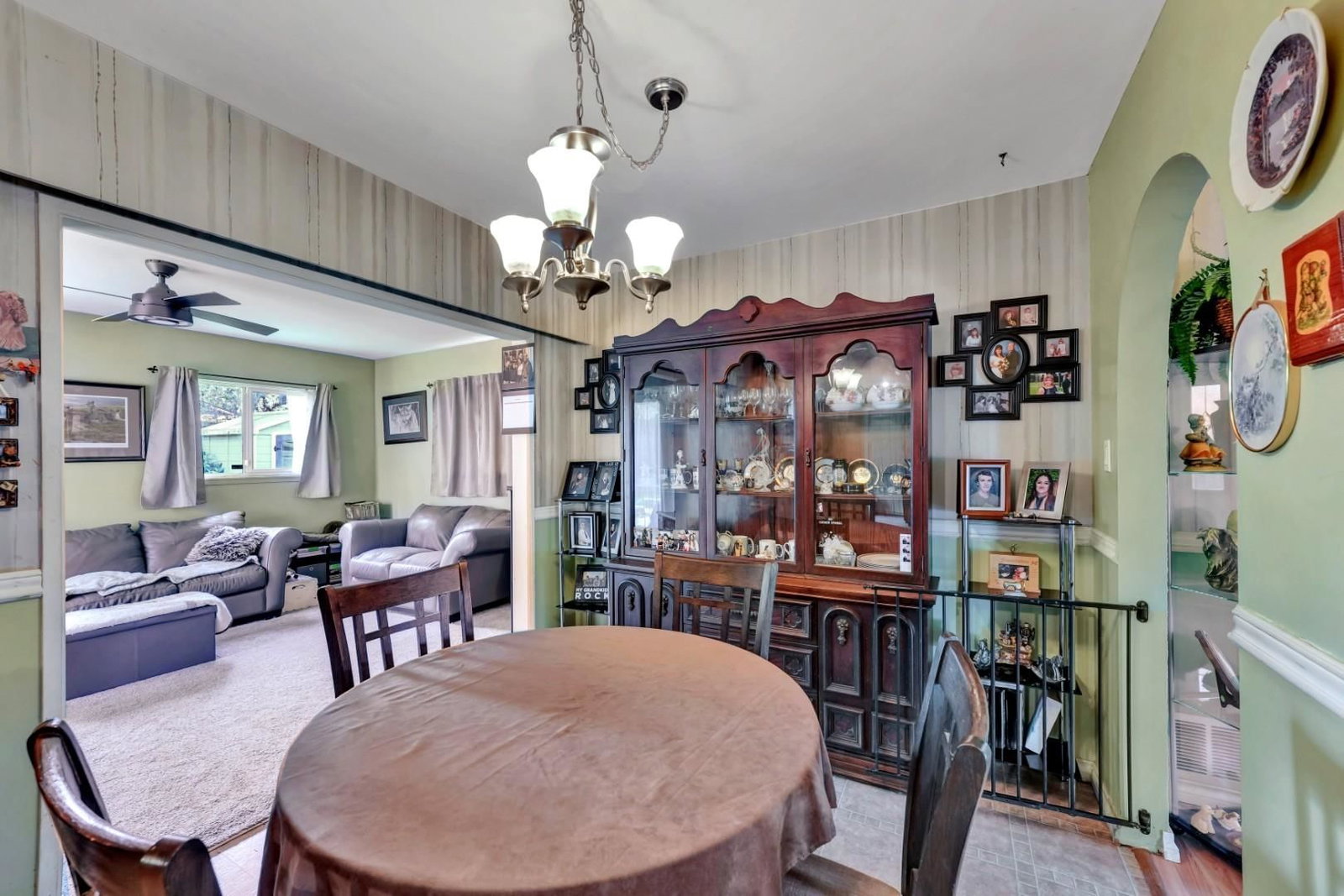 Listing Image 6