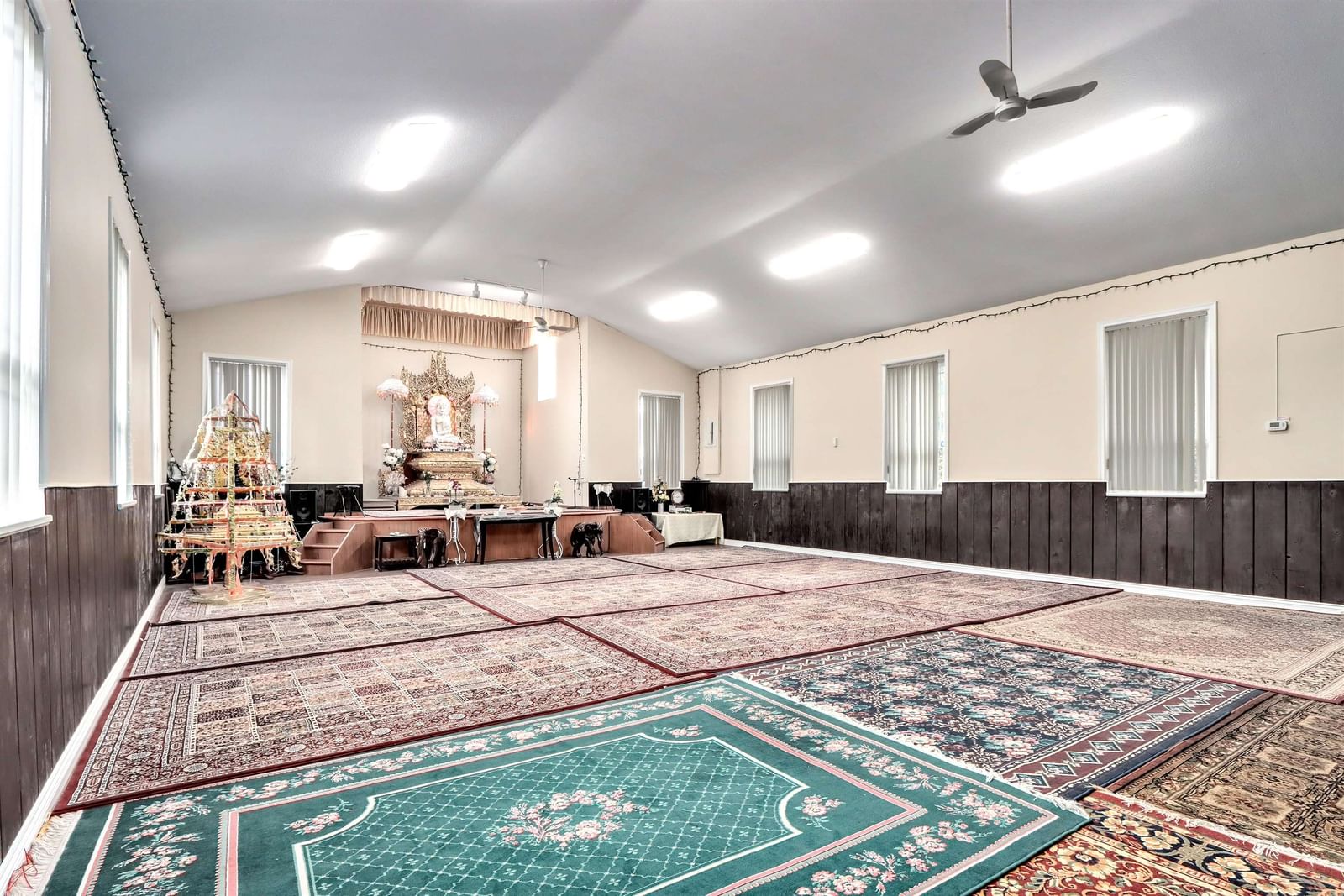 Listing Image 8
