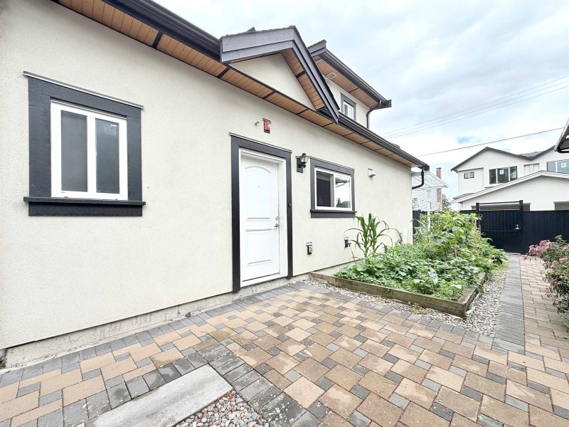 Laneway House - 7456 Humm Street