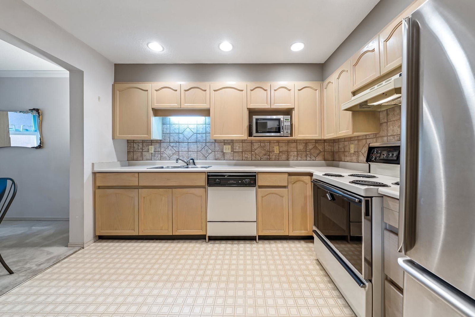 Listing Image 11