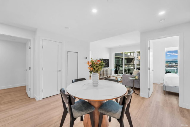 601 - 7977 Lansdowne Road