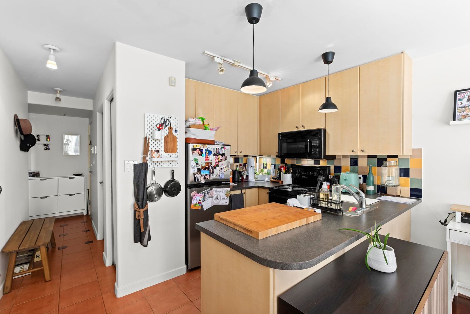 Listing Image 6