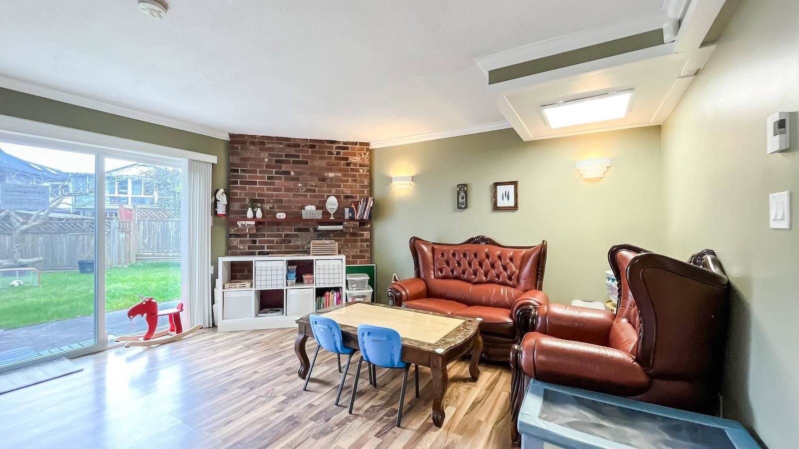 Listing Image 5