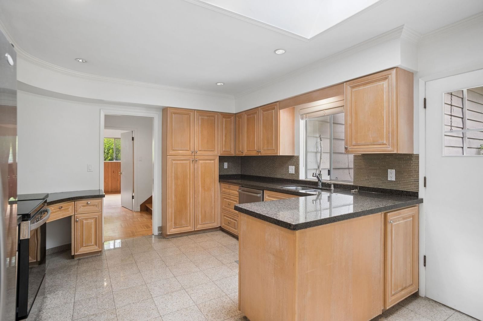 Listing Image 19