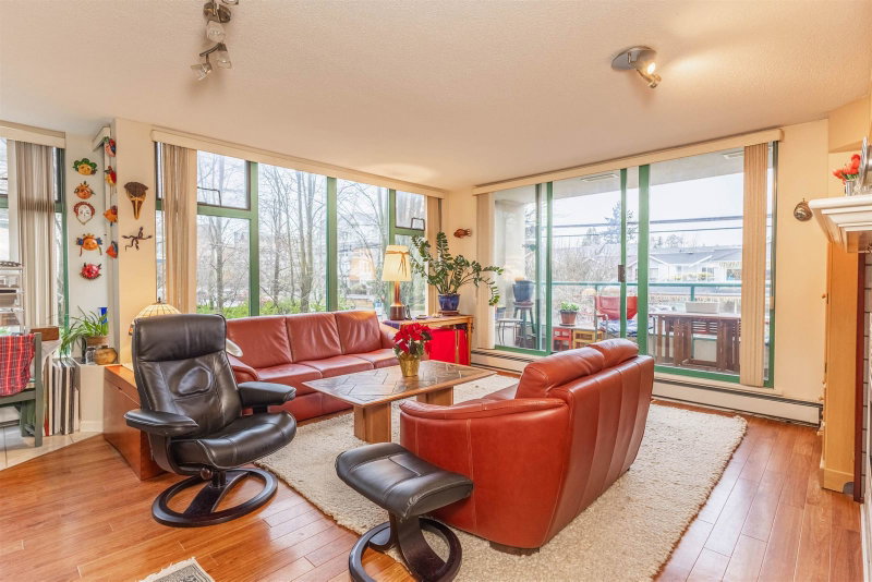 207 - 15466 North Bluff Road