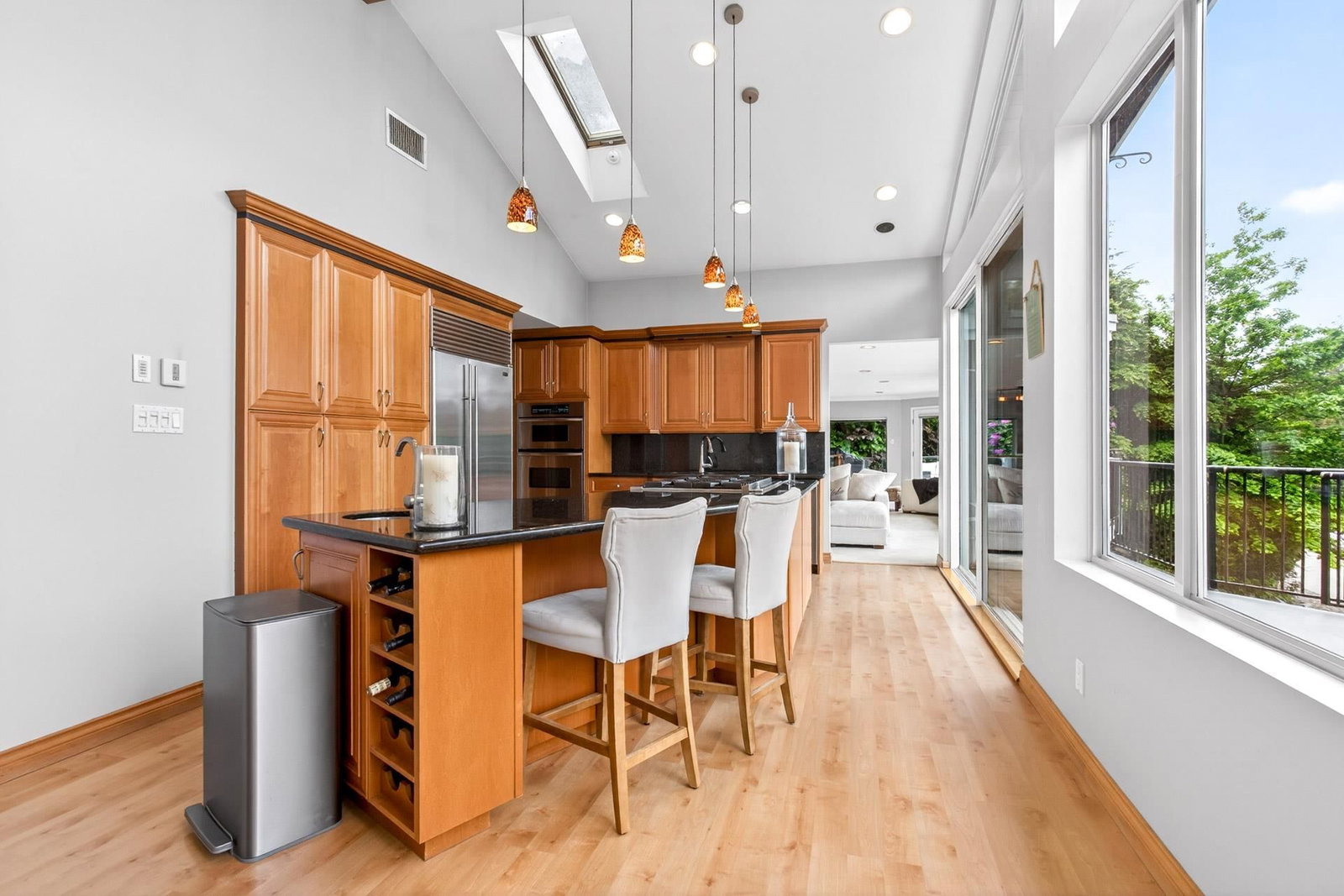 Listing Image 9
