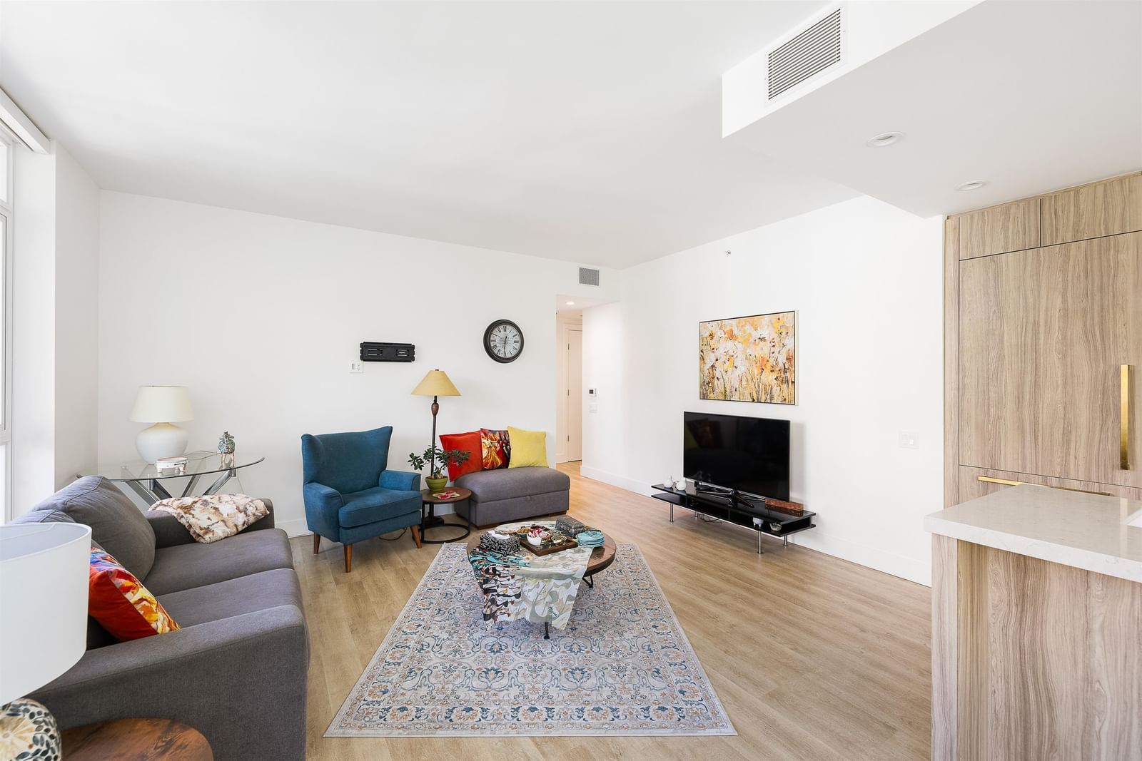 Listing Image 23