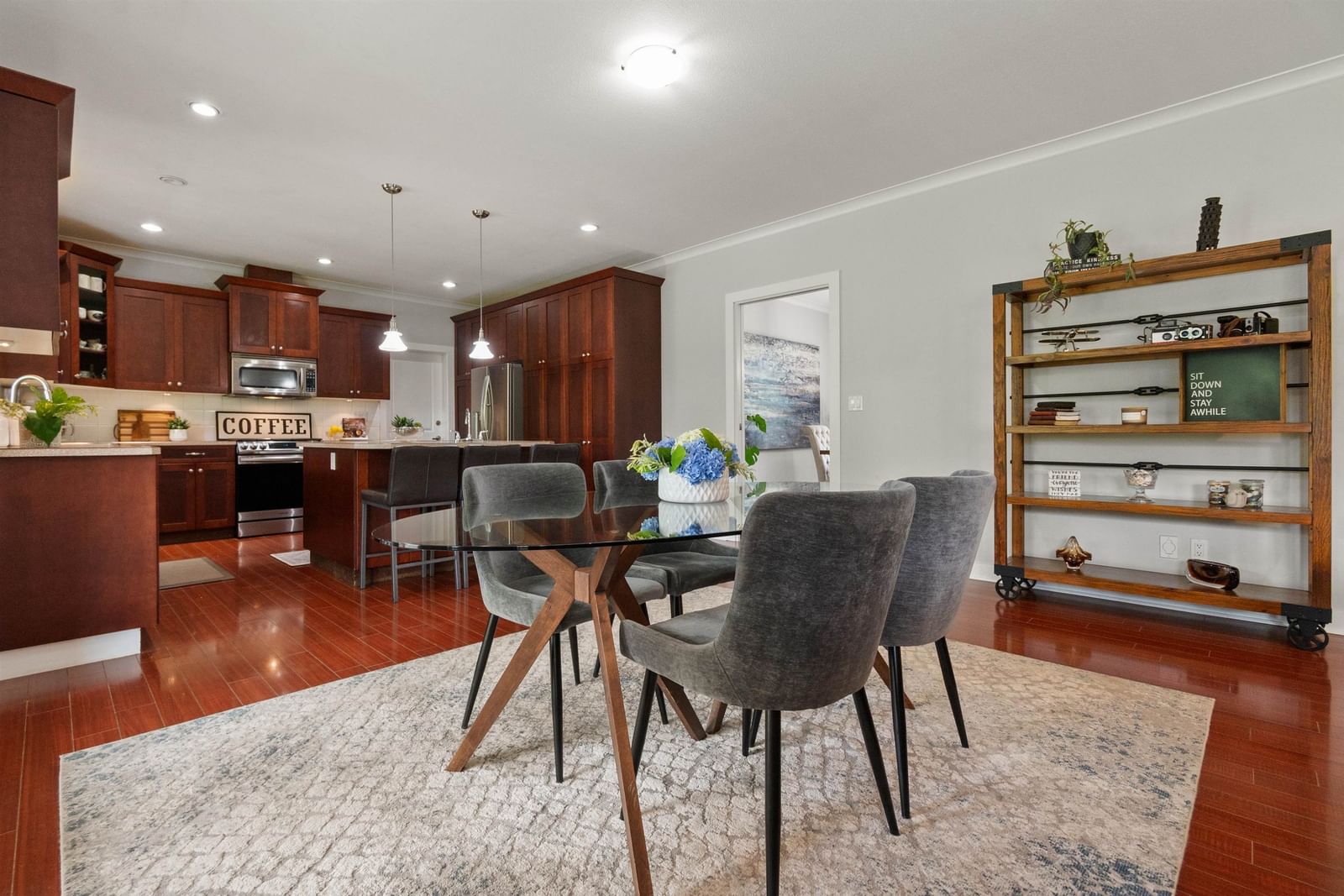 Listing Image 12