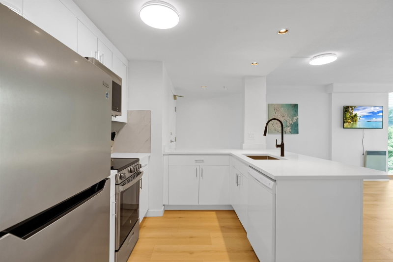501 - 1331 Georgia Street W