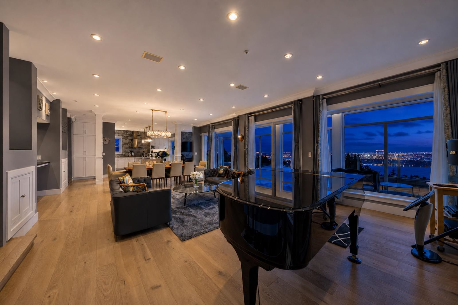 Listing Image 10