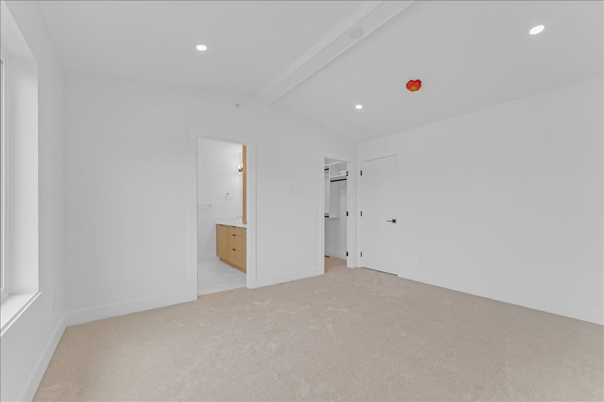 Listing Image 26