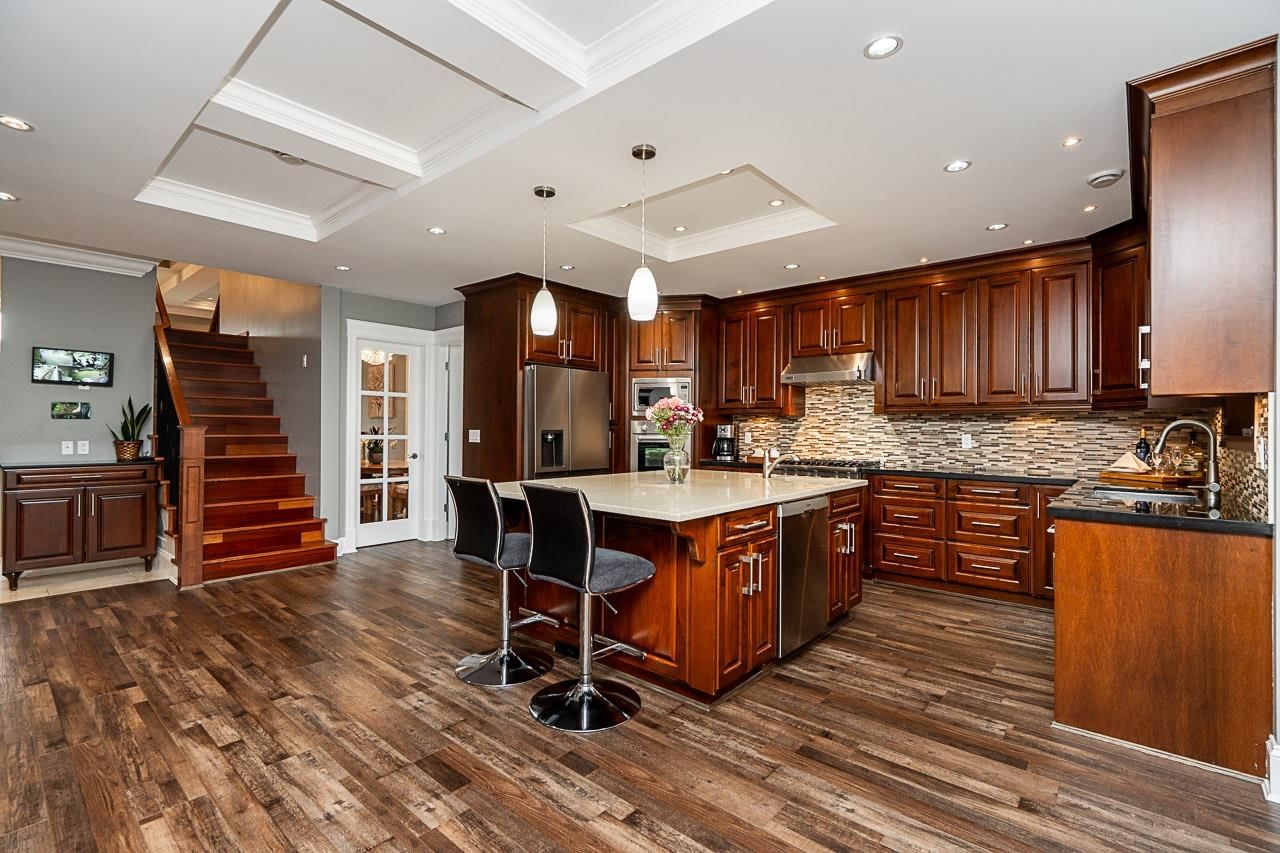 Listing Image 11