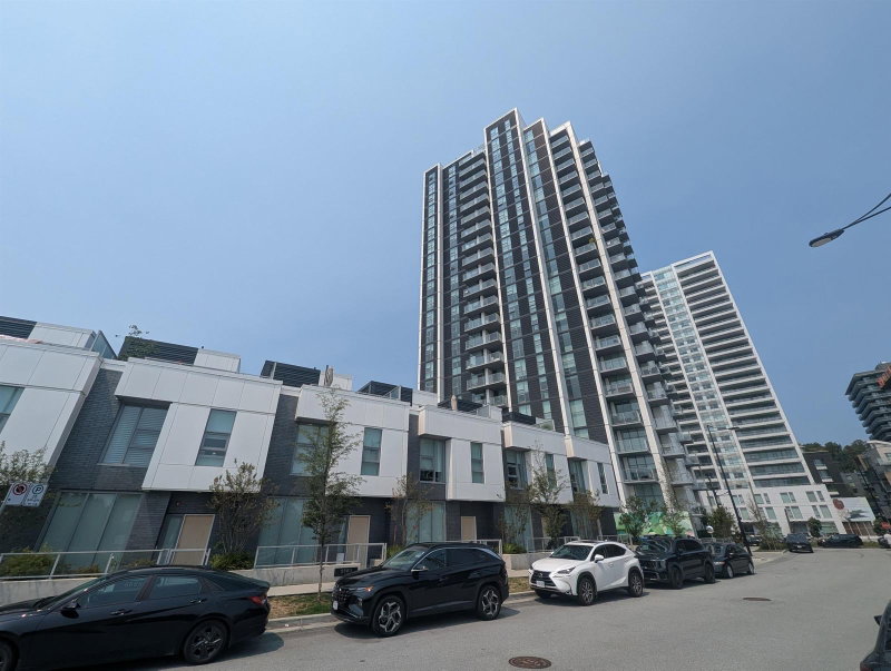 1305 - 3430 Kent Avenue South Avenue E