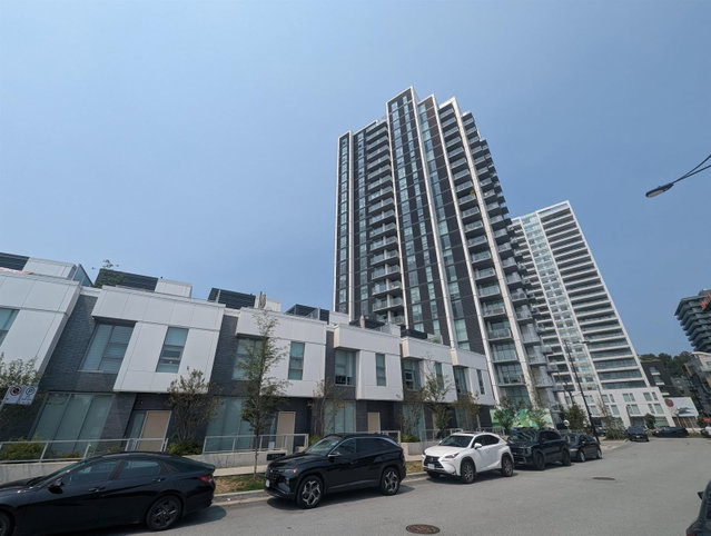 1305 - 3430 Kent Avenue South Avenue E