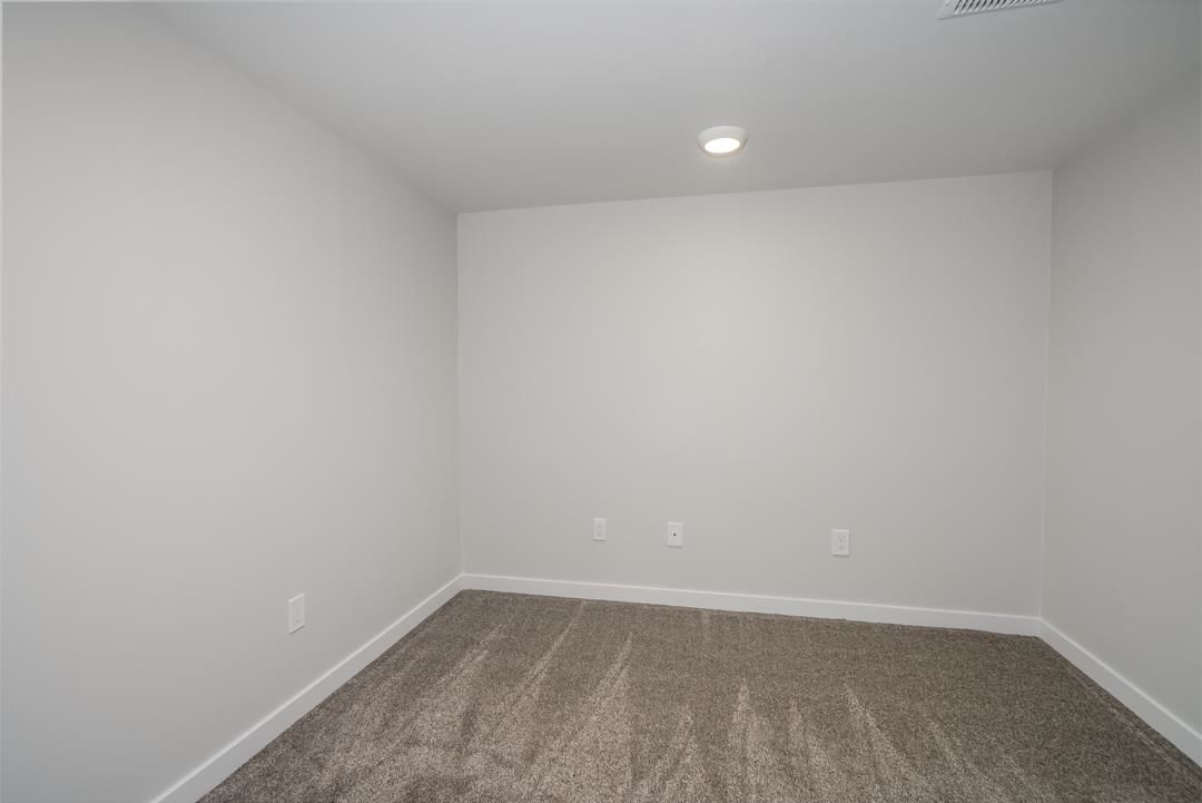 Listing Image 26