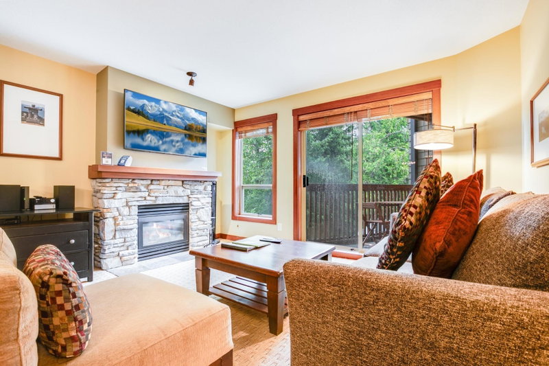 303G2 - 4653 Blackcomb Way