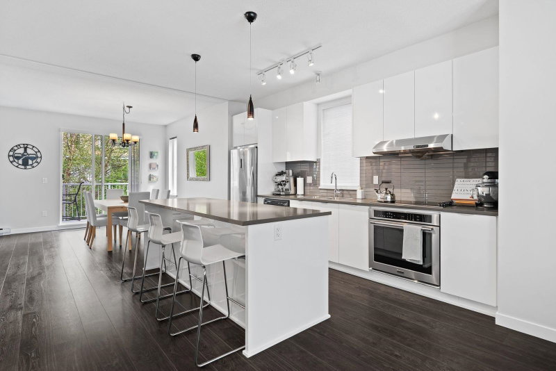 126 - 5550 Admiral Way