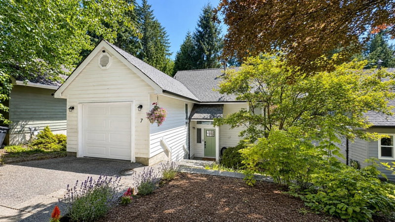 7 Maude Court
