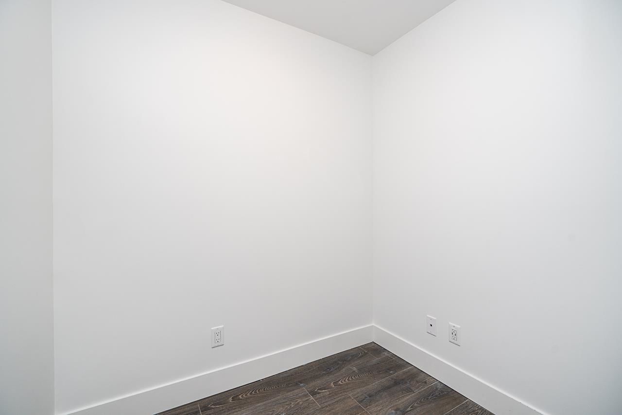 Listing Image 30