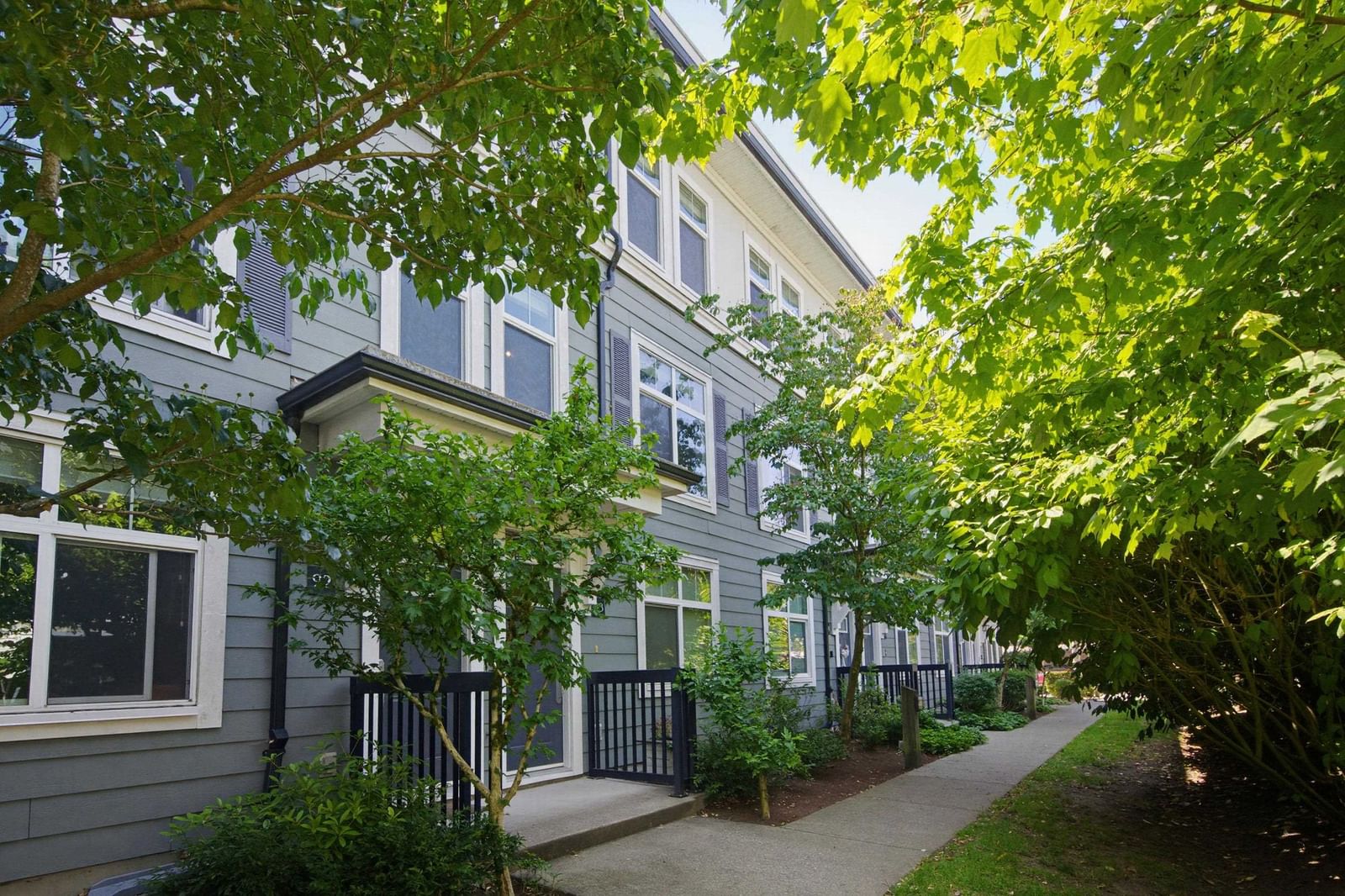 Listing Image 8