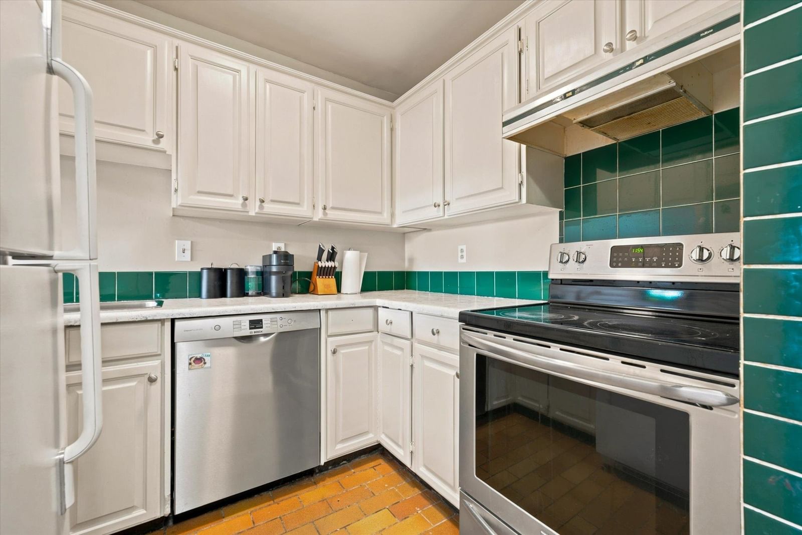 Listing Image 18