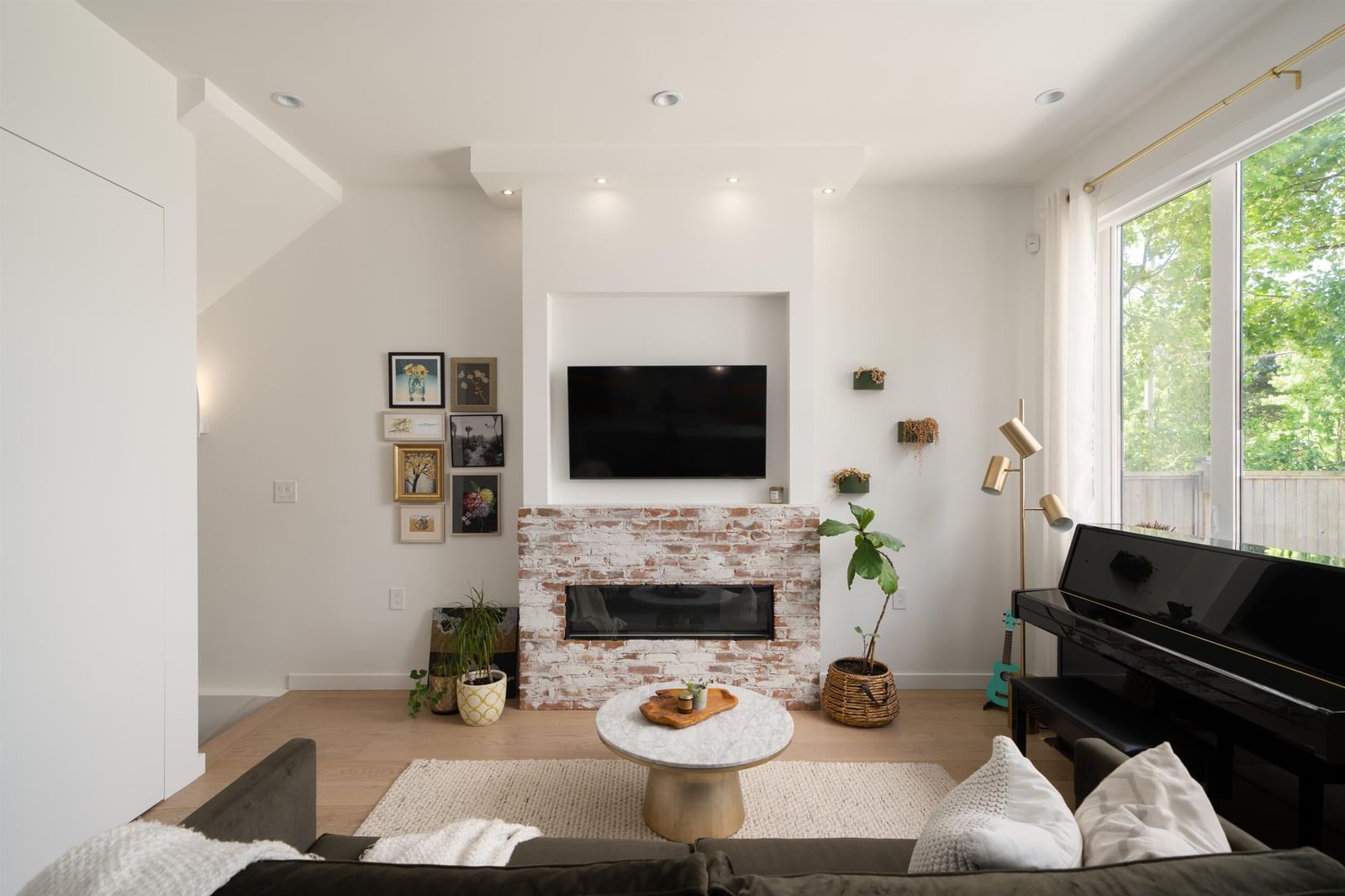 Listing Image 15
