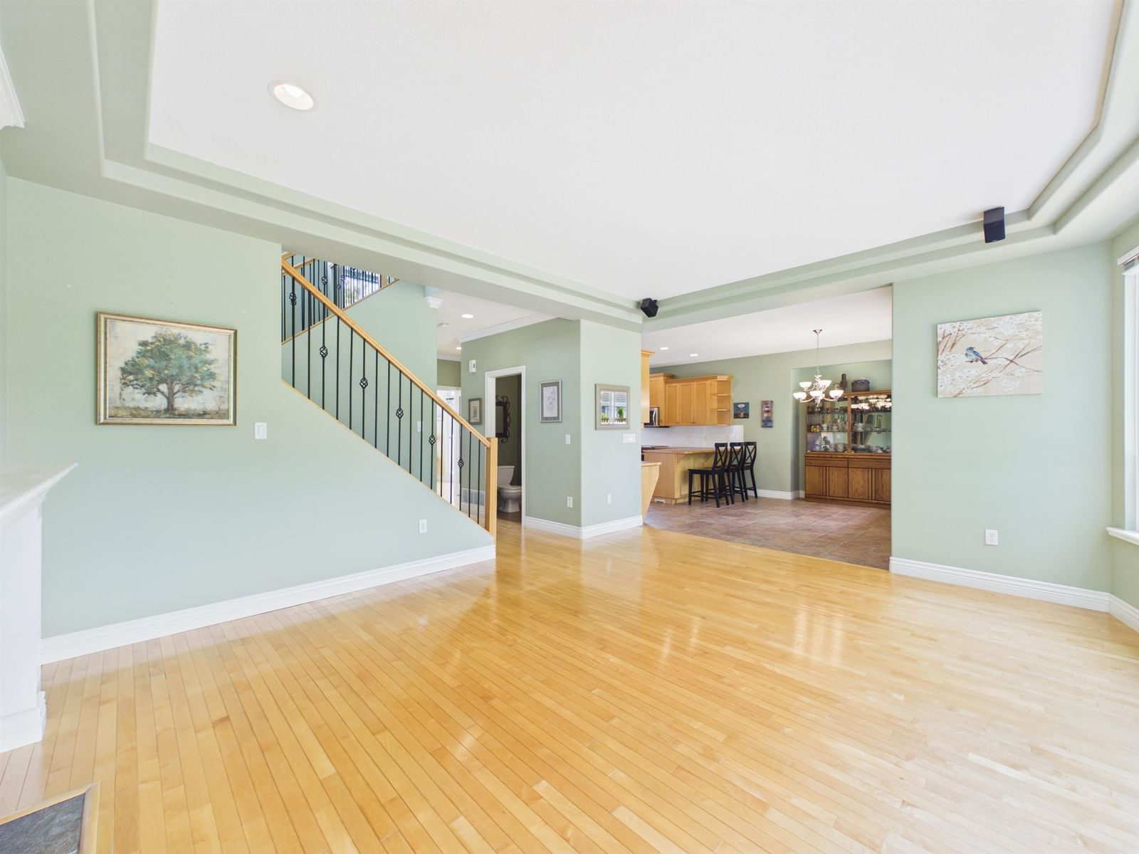 Listing Image 6