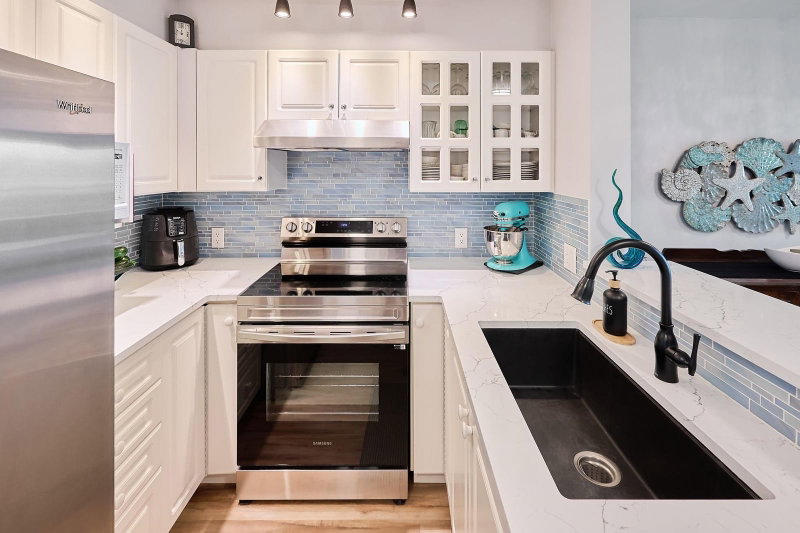 305 - 155 3rd Street E
