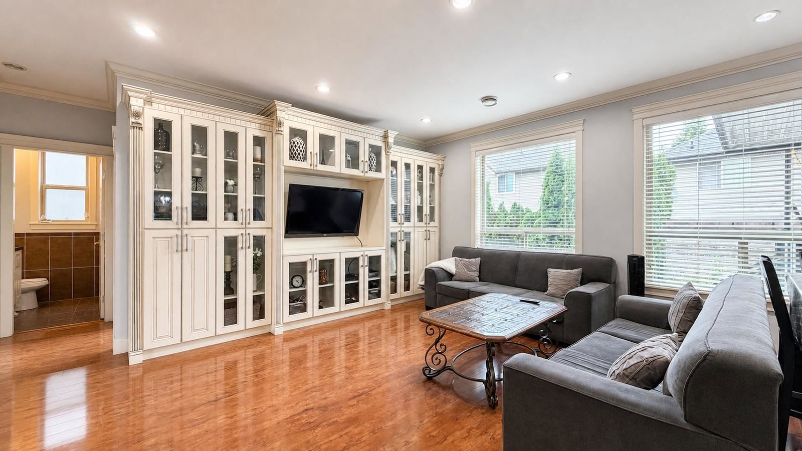 Listing Image 15