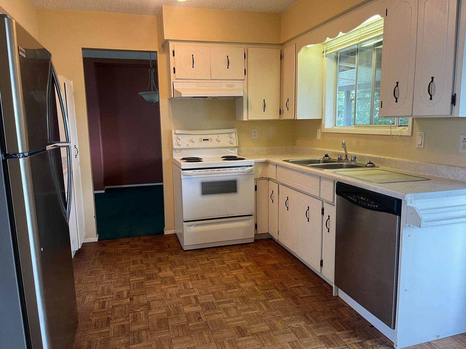 Listing Image 5