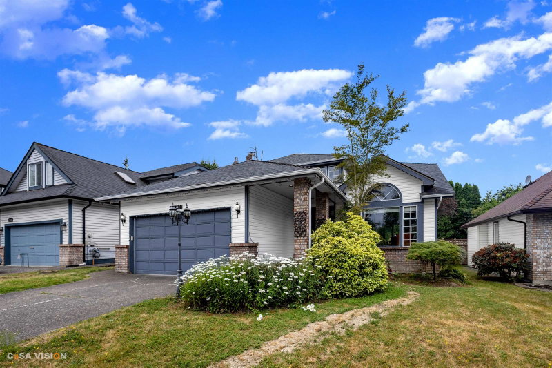 21558 86a Crescent