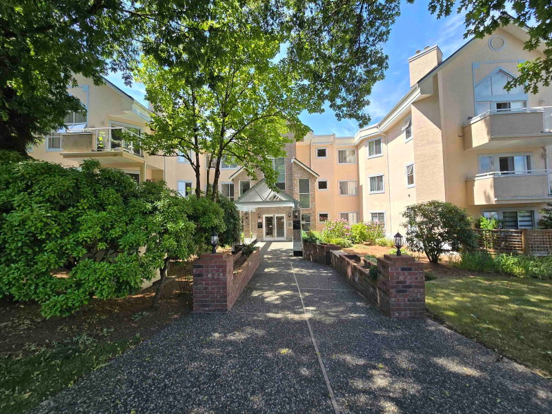 101 - 5565 Barker Avenue