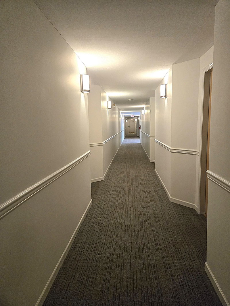101 - 5565 Barker Avenue