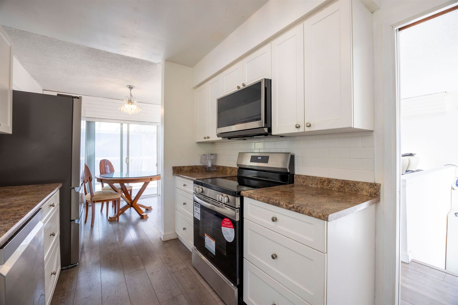 Listing Image 8