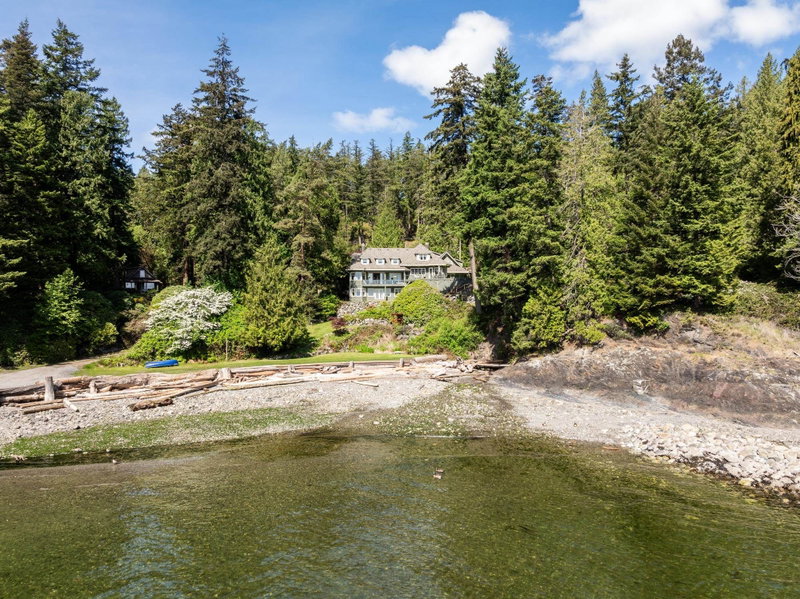 8 Arbutus Bay Road