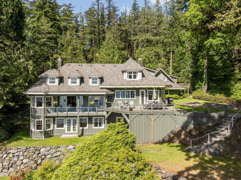 8 Arbutus Bay Road