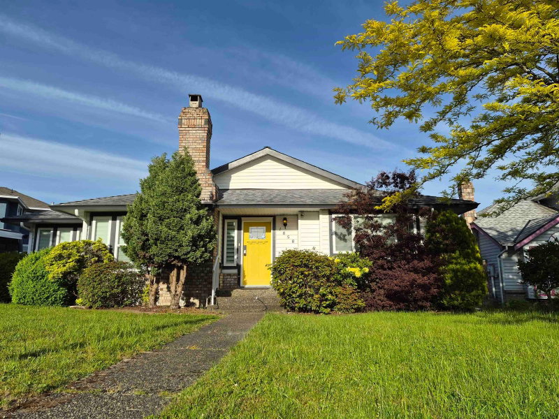 1858 Walnut Crescent