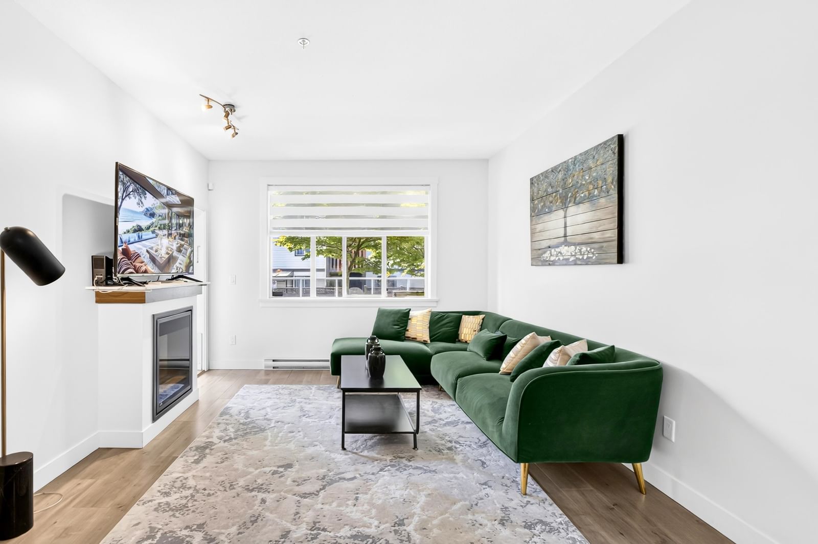 Listing Image 21